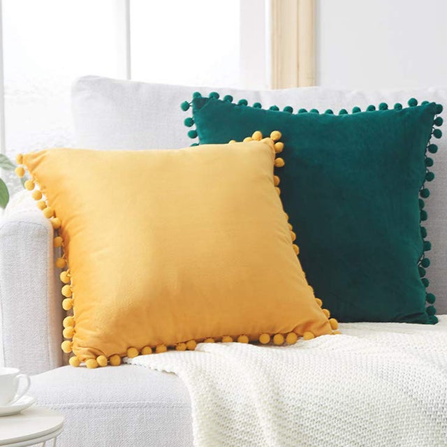 Easy Living Room Decorating Ideas - Pillow
